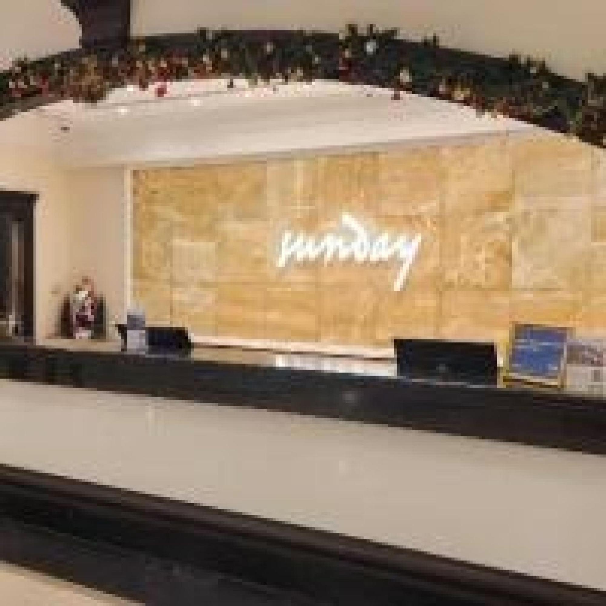 Dancenter Luxury International Hotel