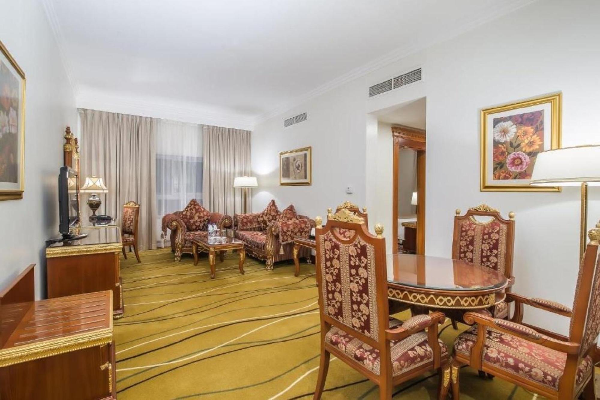 Dancenter Luxury International Hotel 5*