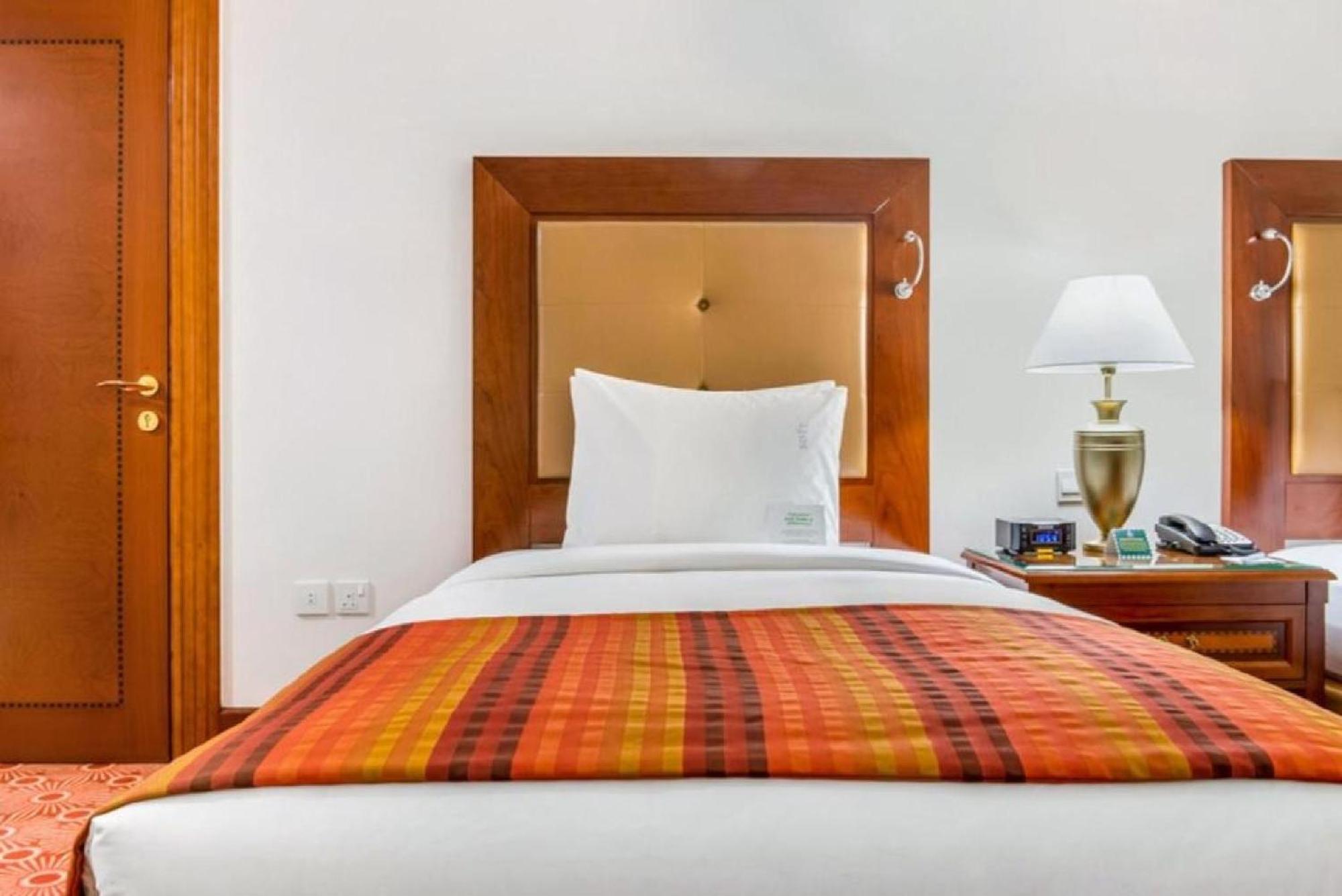 Dancenter Luxury International Hotel